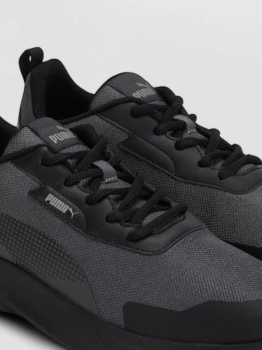 Men Textured Treat Run Regular Sneakers